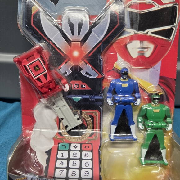 Power Rangers Megaforce Legendary Ranger Key Pack - Red, Blue, Green - Picture 2 of 4